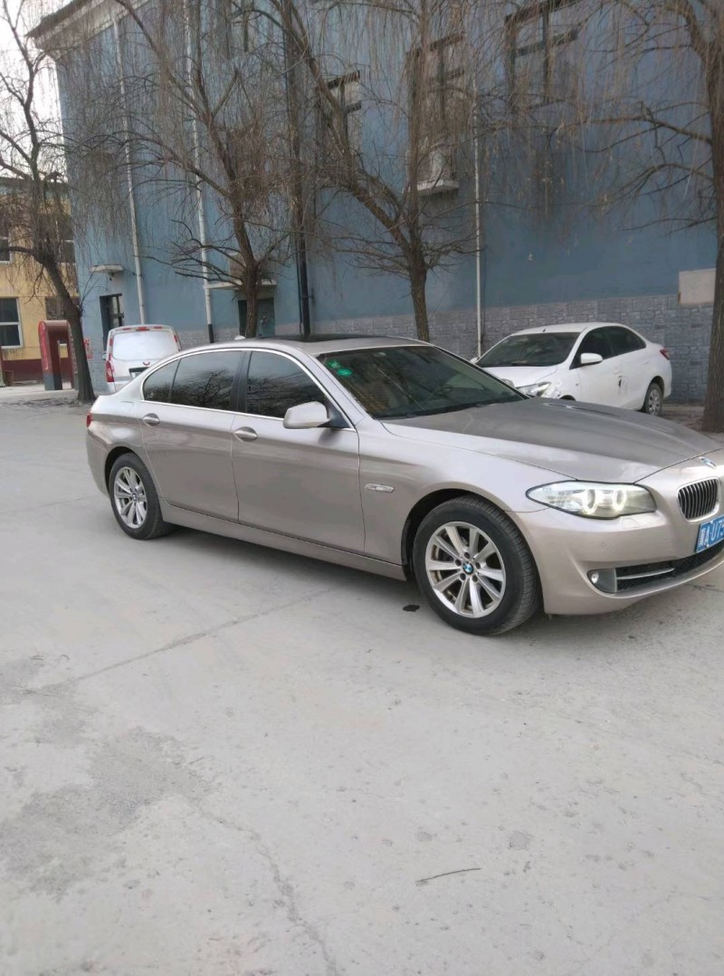 保定12年宝马5系3