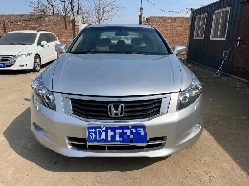 保定10年本田雅阁1