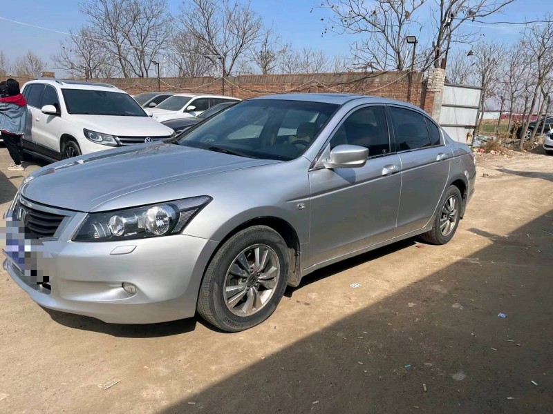 保定10年本田雅阁2