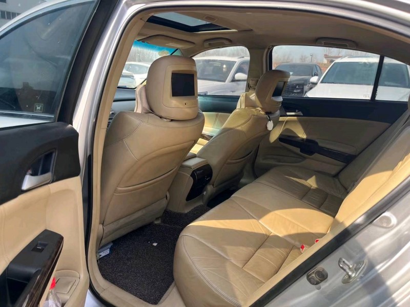 保定10年本田雅阁7