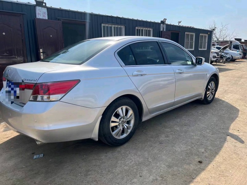 保定10年本田雅阁8