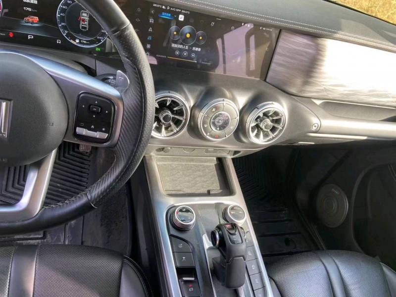 保定21年长城汽车坦克3002