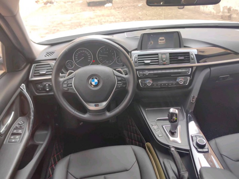 保定16年宝马3系8