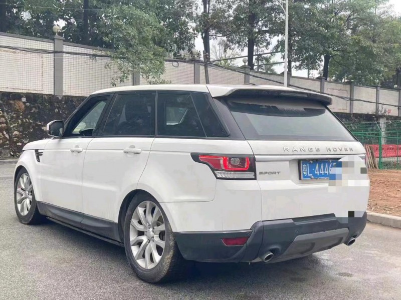 广州16年路虎揽胜运动8