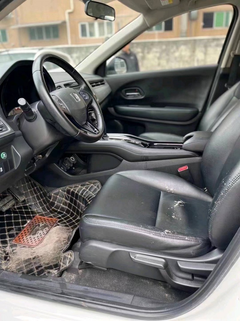 广州19年本田缤智4