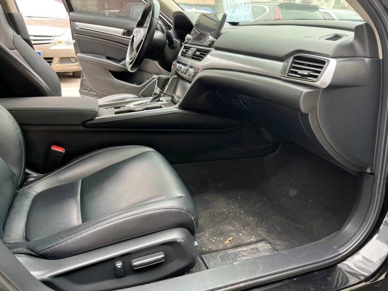 广州19年本田雅阁8