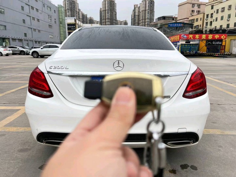 广州17年奔驰C9