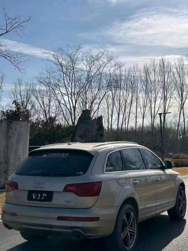 济南11年奥迪Q74