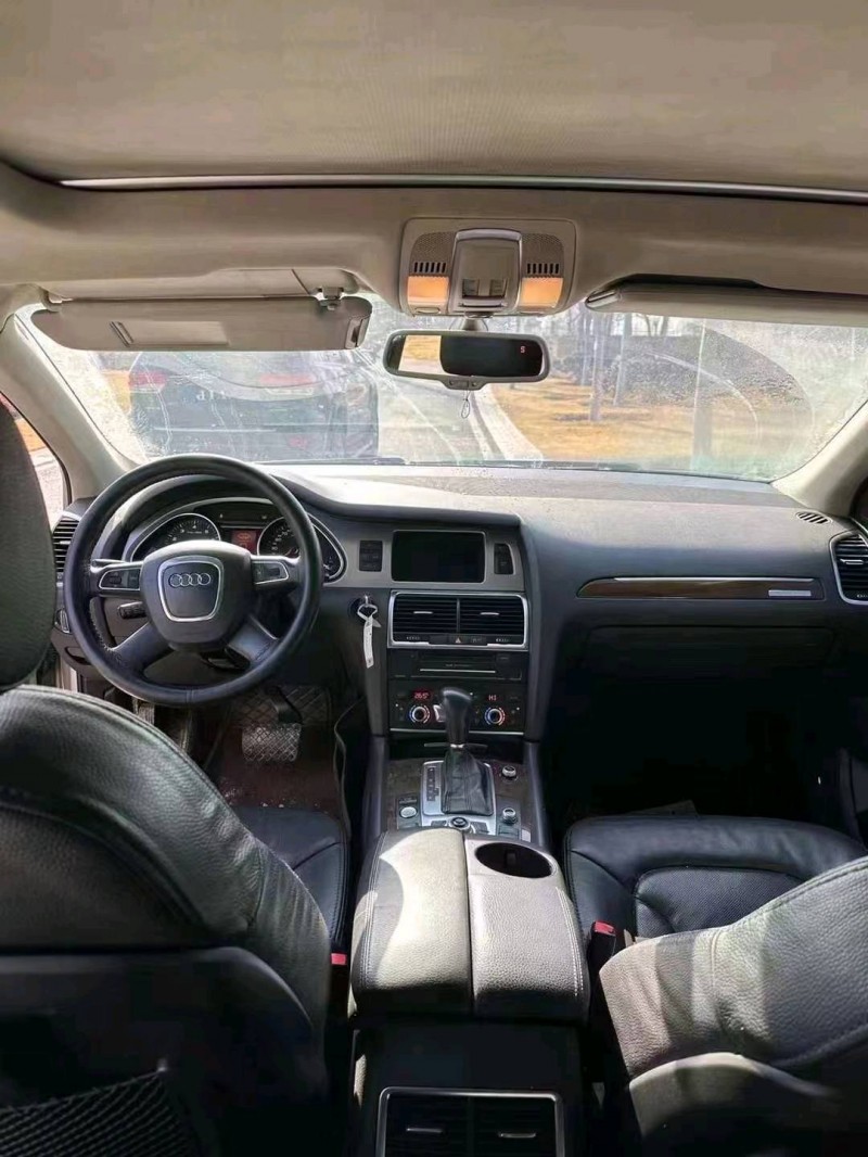 济南11年奥迪Q76