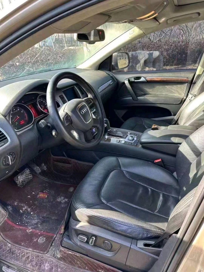 济南11年奥迪Q78