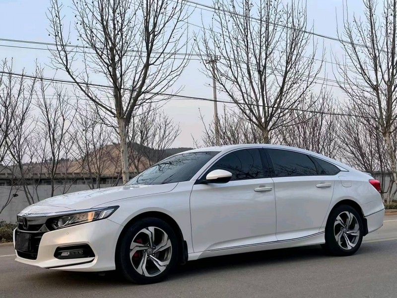 徐州19年本田雅阁3