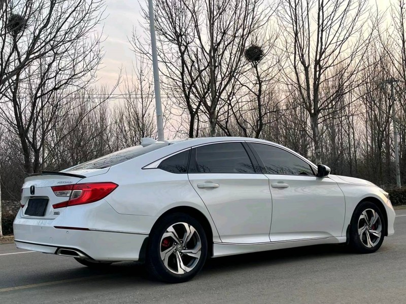 徐州19年本田雅阁5