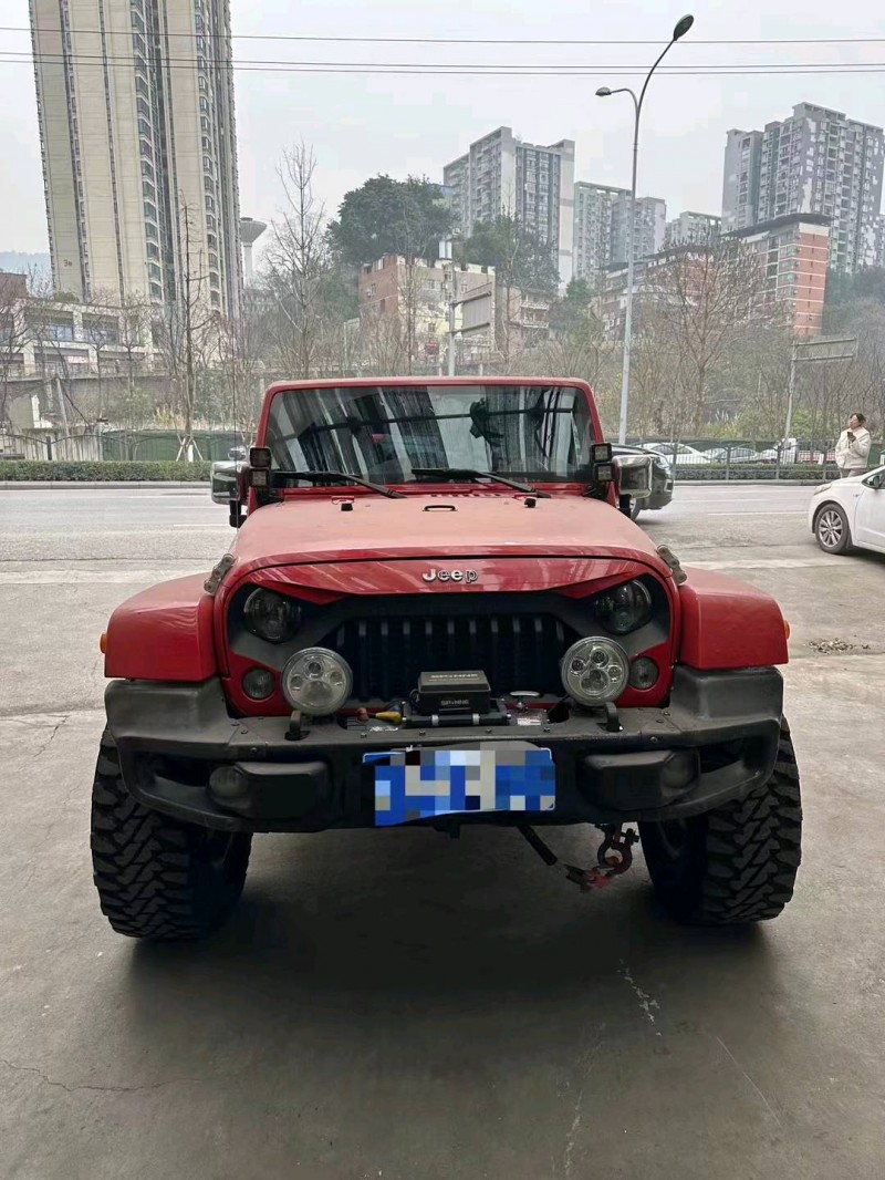 重庆17年Jeep牧马人1