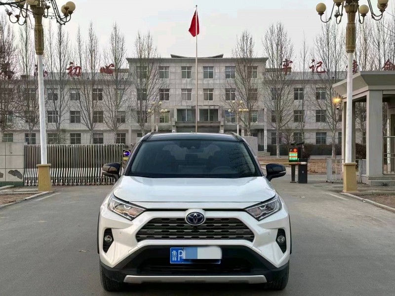 枣庄21年丰田RAV4荣放1