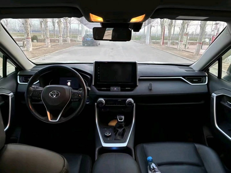 枣庄21年丰田RAV4荣放2