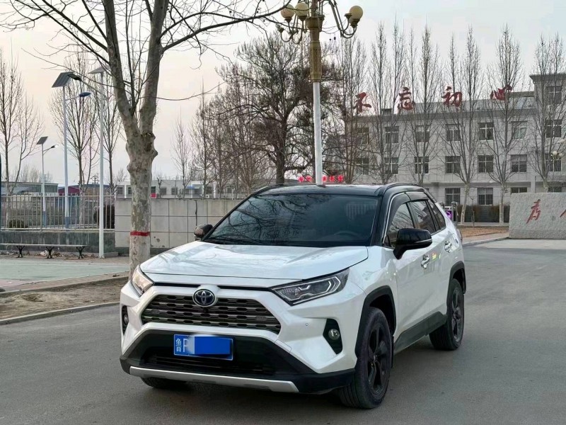 枣庄21年丰田RAV4荣放6