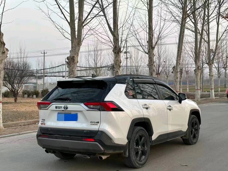 枣庄21年丰田RAV4荣放7