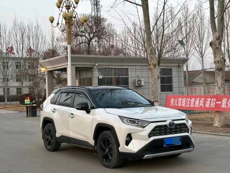 枣庄21年丰田RAV4荣放9