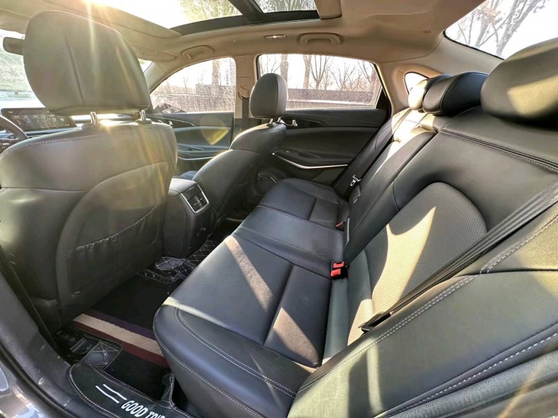 沈陽21年長安汽車銳程CC6