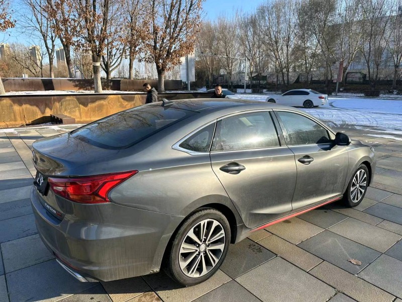 沈陽21年長安汽車銳程CC7