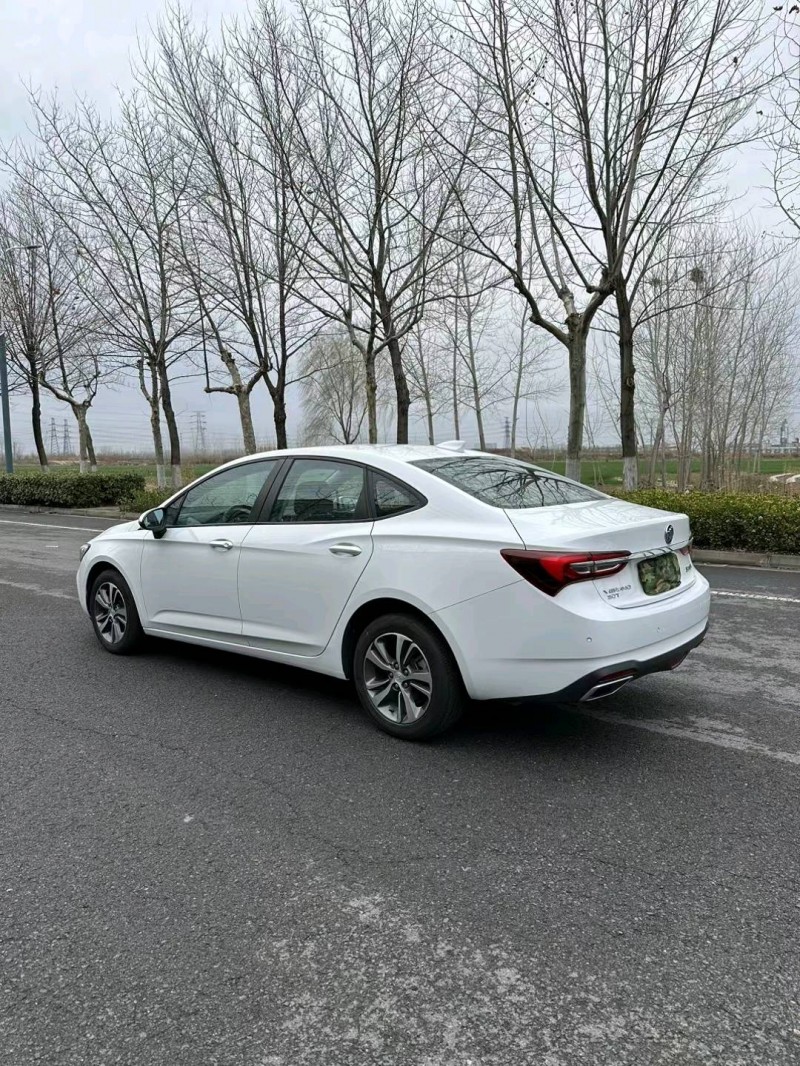 宿迁23年别克威朗8