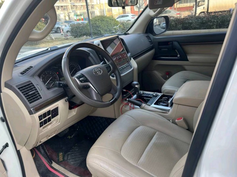 济南20年丰田兰德酷路泽7