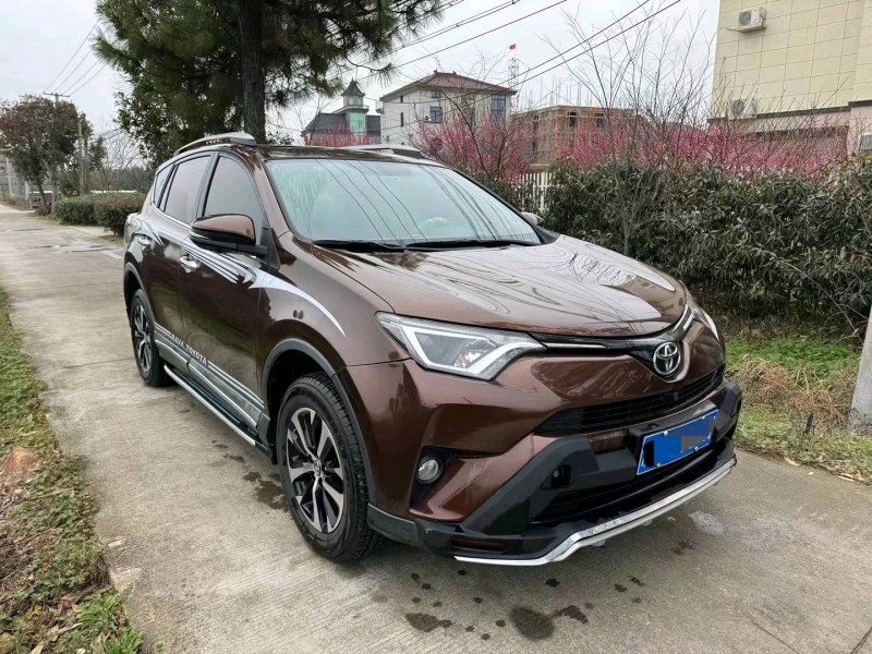 嘉興17年豐田RAV4榮放2