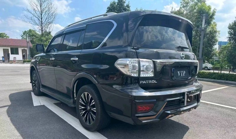 重庆18年日产途乐6