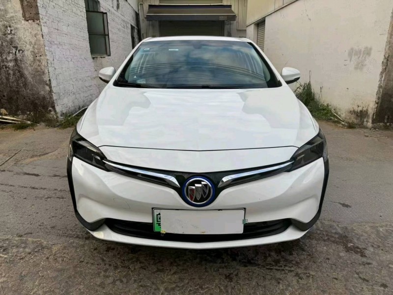 广州23年别克威朗1