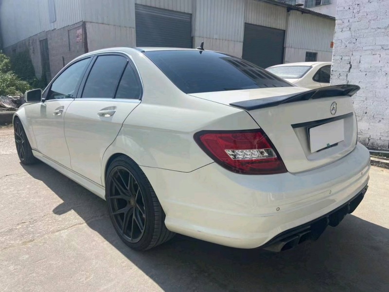 广州11年奔驰C8