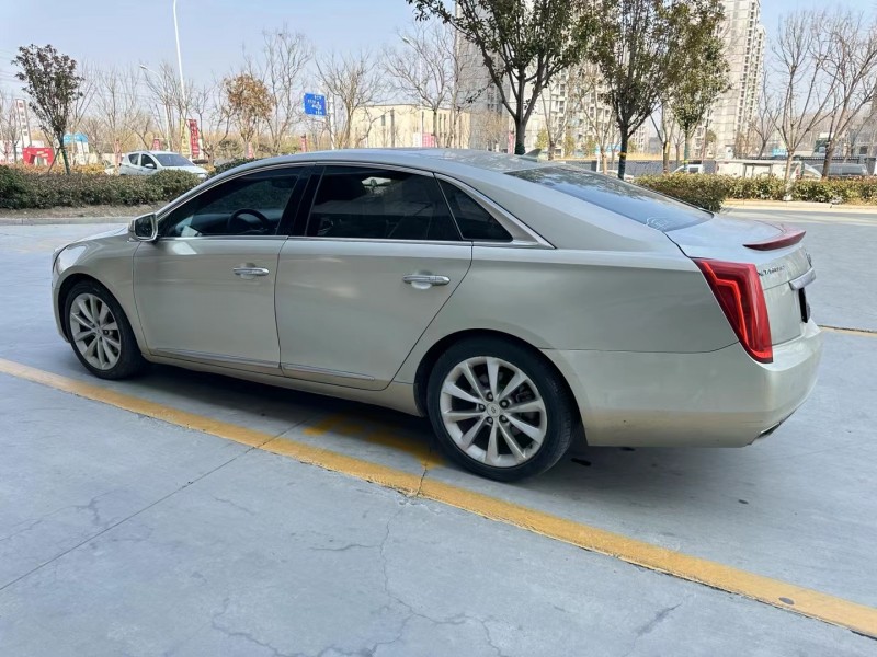 济宁13年凯迪拉克XTS8