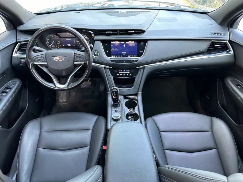 济宁21年凯迪拉克XT67