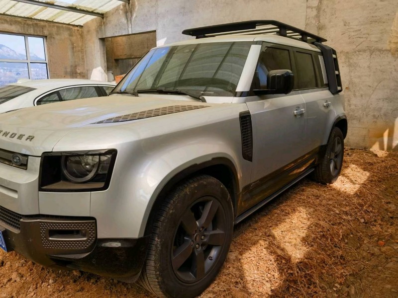 青岛21年路虎卫士3