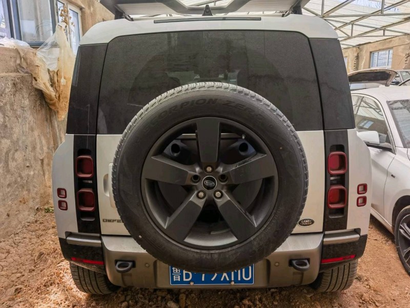 青岛21年路虎卫士5