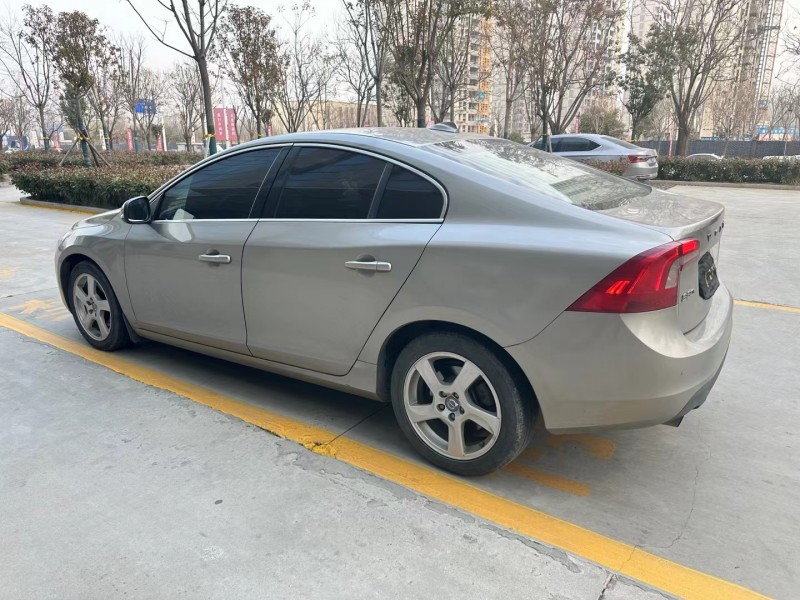 济宁12年沃尔沃S60L8