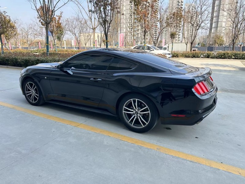 济宁16年福特野马5