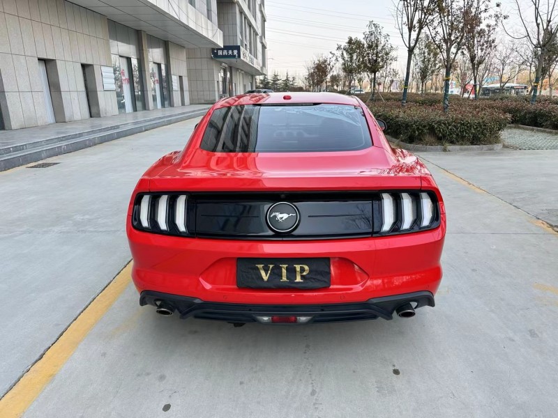 济宁19年福特野马8