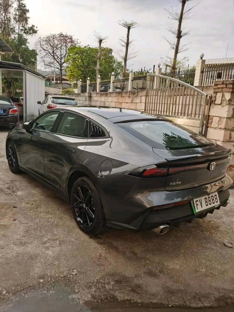 广州23年长安汽车UNI-V4
