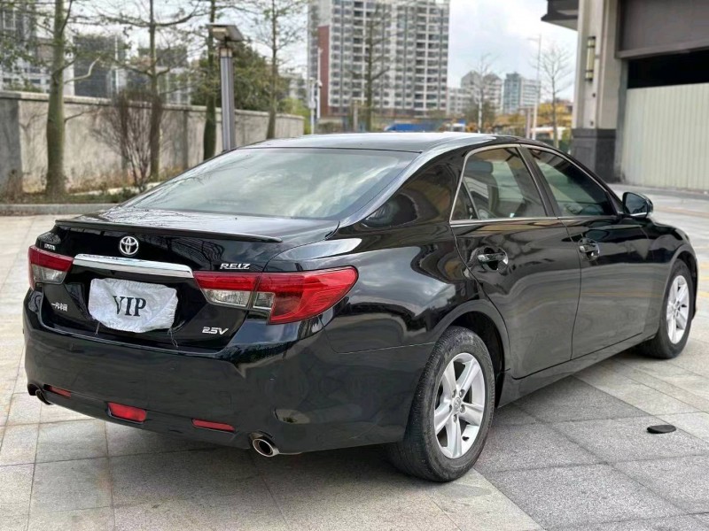 珠海16年丰田锐志6