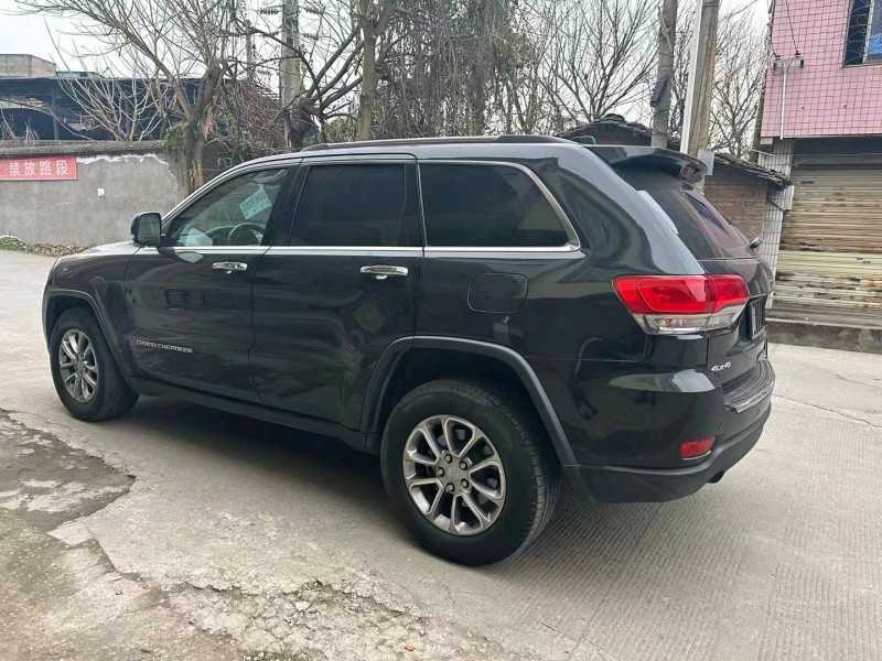 重庆15年Jeep大切诺基4