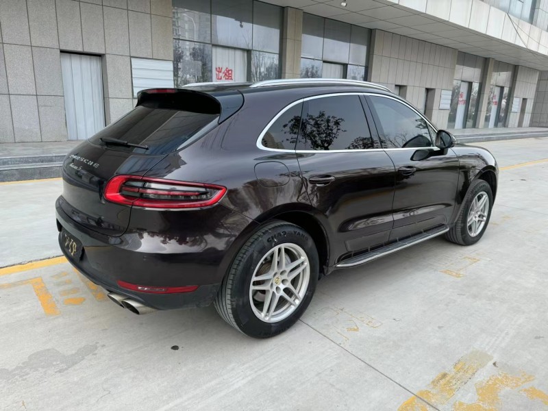 济宁16年保时捷Macan4
