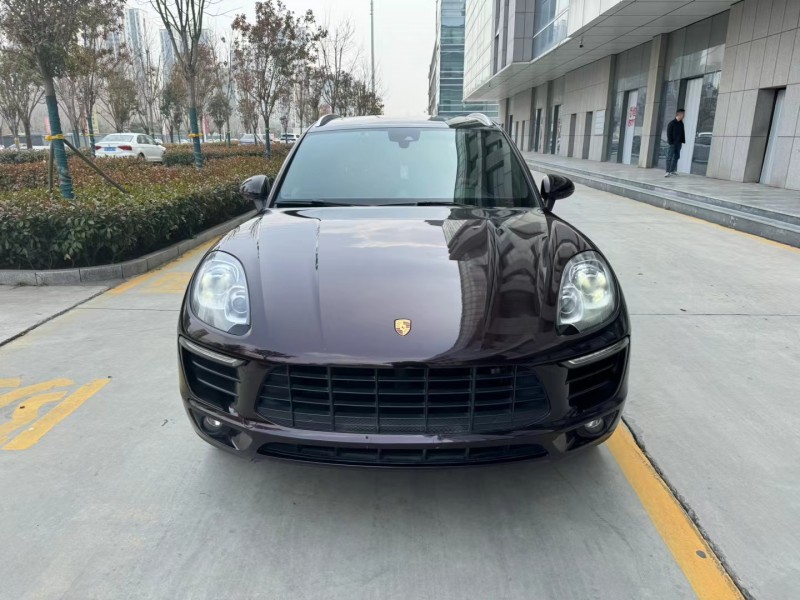 济宁17年保时捷Macan1