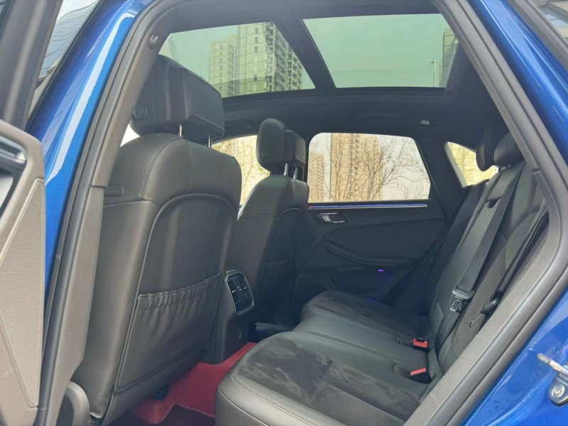 济宁17年保时捷Macan8
