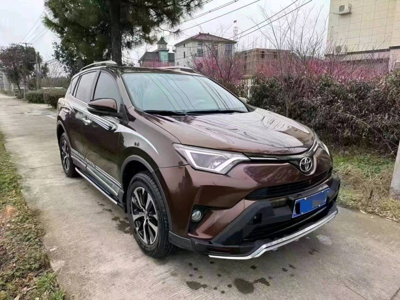 嘉興17年豐田RAV4榮放2