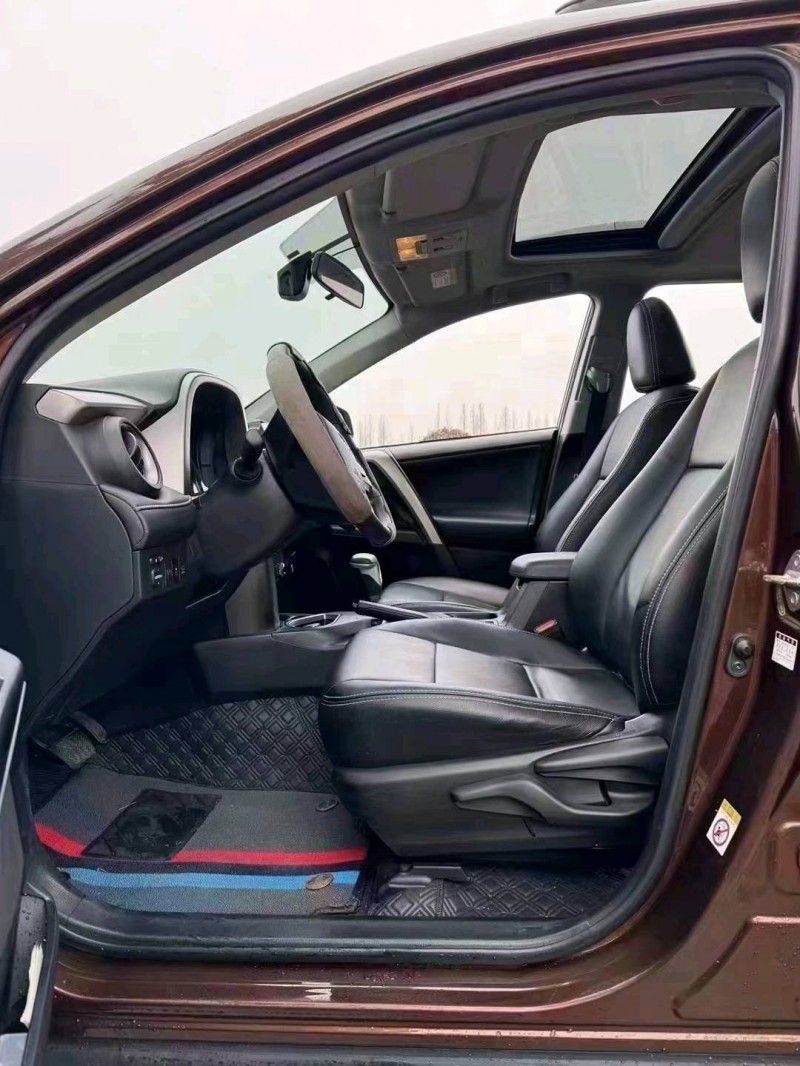 嘉興17年豐田RAV4榮放6