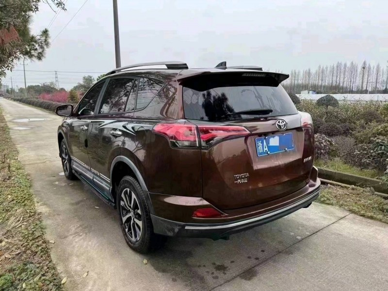 嘉興17年豐田RAV4榮放7