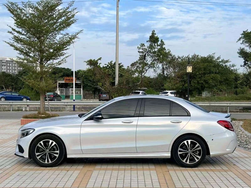 珠海18年奔驰C8