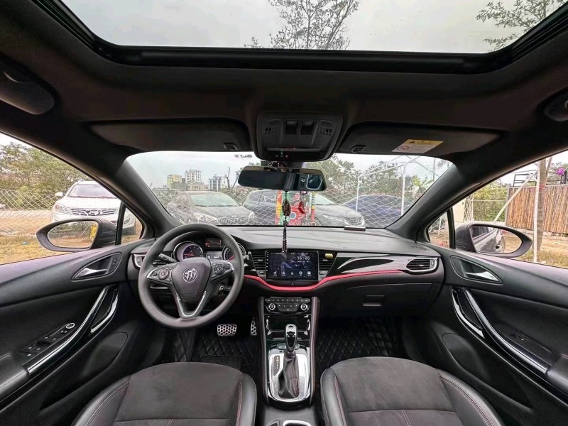 珠海18年别克威朗4