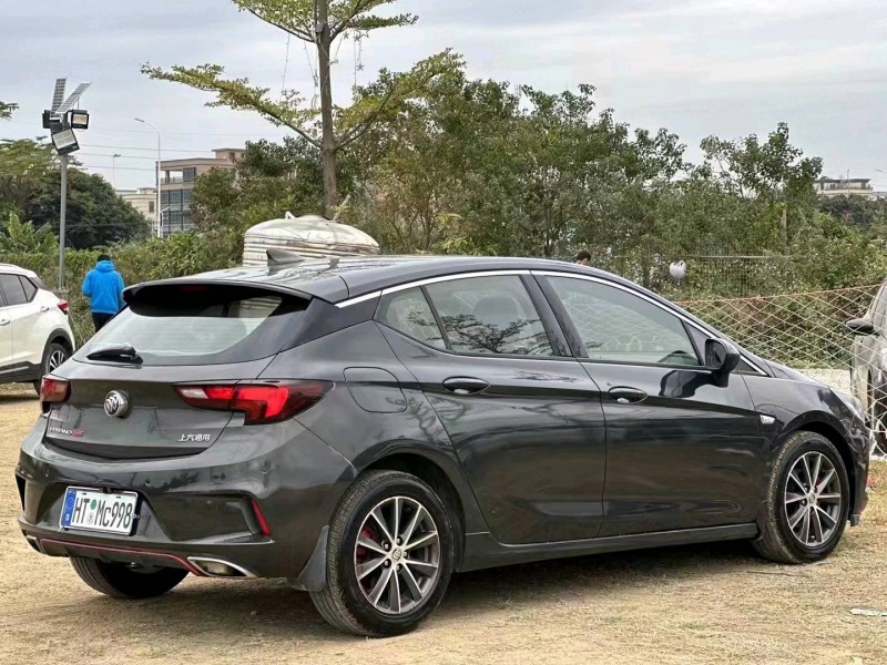 珠海18年别克威朗5