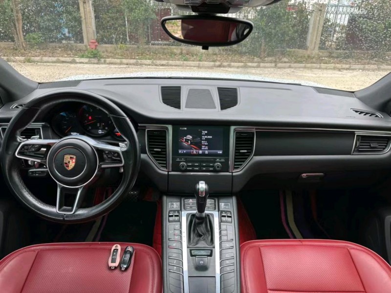盐城17年保时捷Macan7